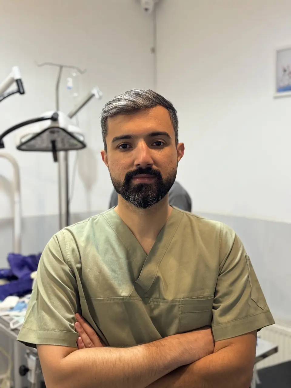 دکتر مبین کوهستانی - متخصص جراحی حیوانات خانگی از دانشگاه تهران